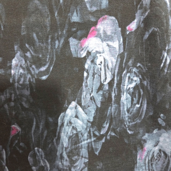 ⭐️RW&CO Floral Patterned Pencil Skirt Size 6 - Picture 4 of 5